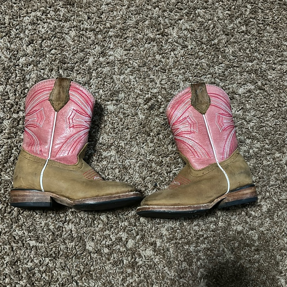 Cowgirl boots Cavendres size 8 1/2T. Brown and pink.